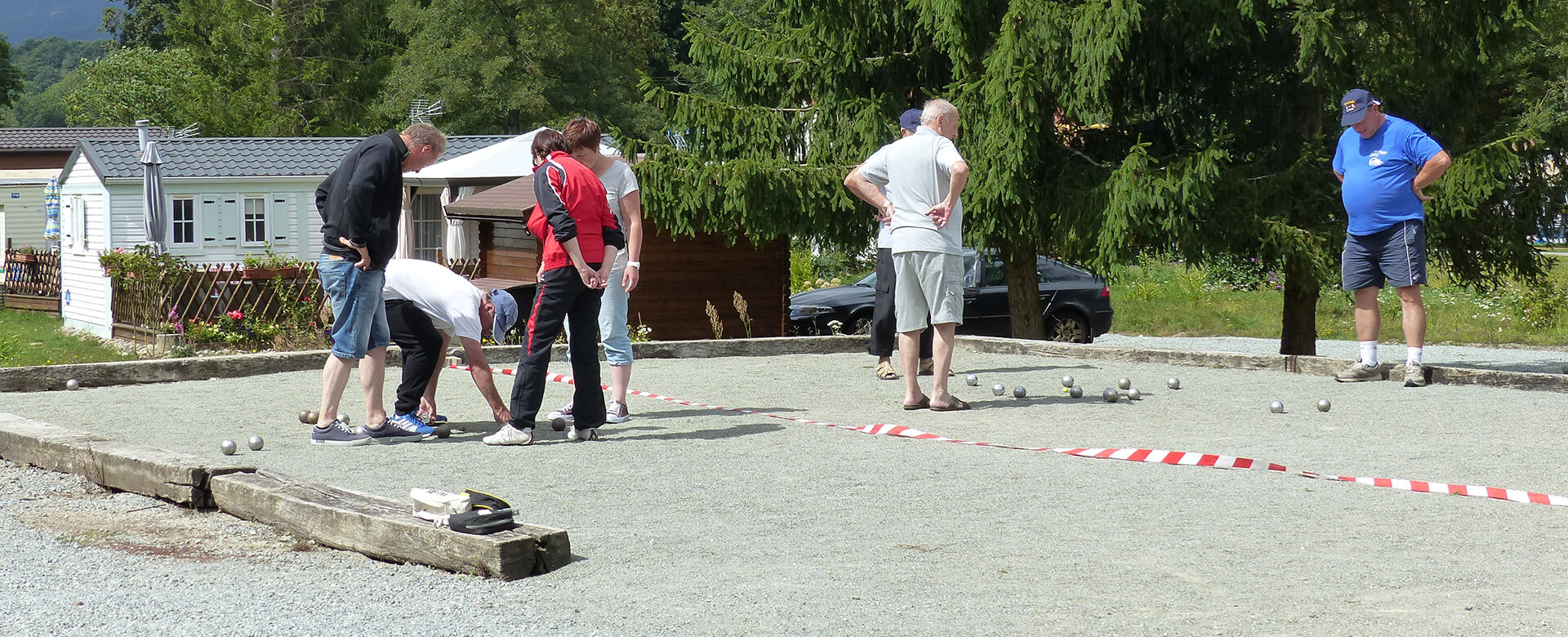 Terrain de pétanque du camping les Castors, hébergement insolite en Alsace